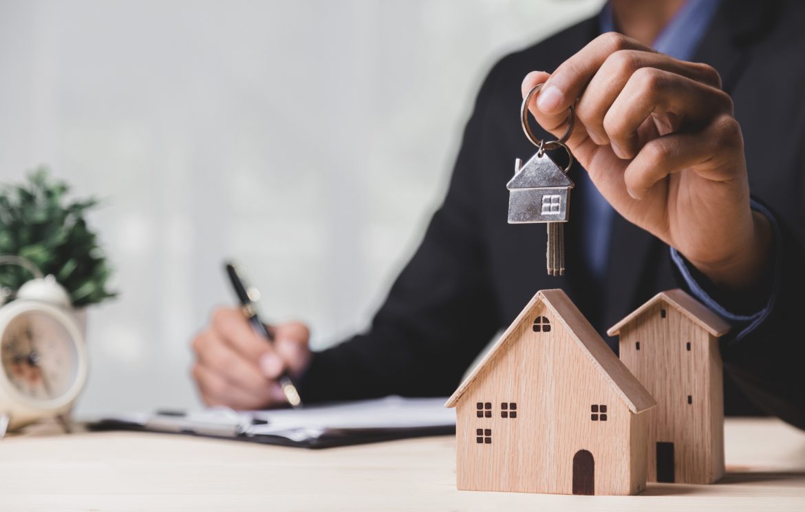 Haus verkaufen: Der ultimative Ratgeber für einen erfolgreichen Immobilienverkauf Haus verkaufen: Der ultimative Ratgeber für einen erfolgreichen Immobilienverkauf